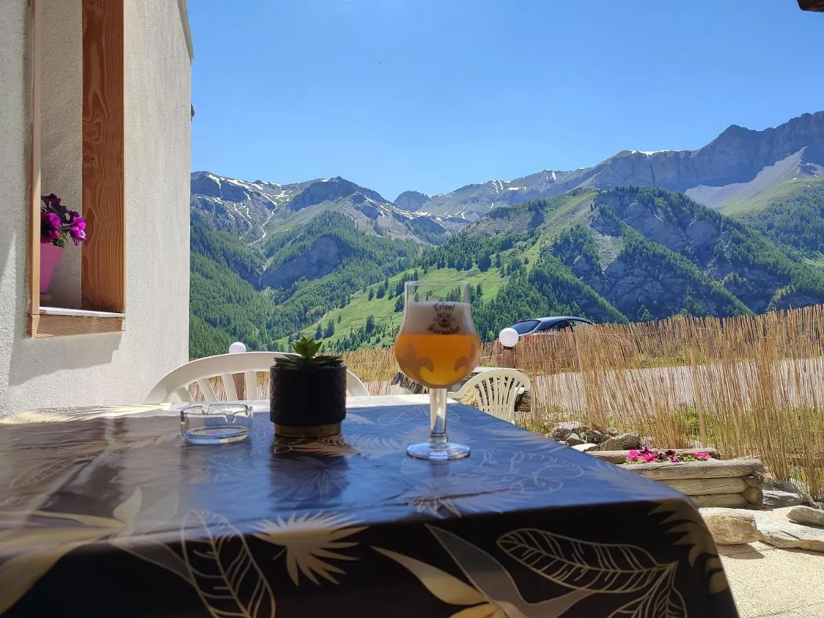 O 2040 Chambre Flocon Saint-Vérand Bed and Breakfast